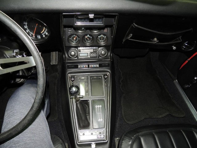 Chevrolet Corvette Vehicle Full-screen Gallery Image 93