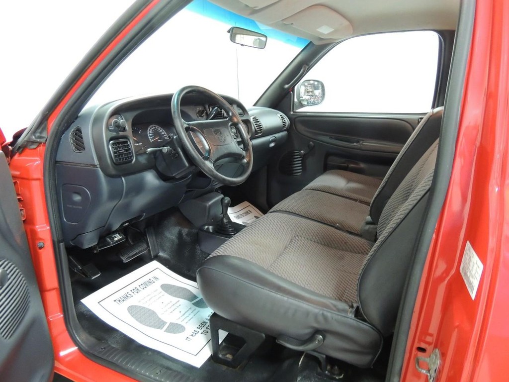 Dodge Ram 2500 Vehicle Full-screen Gallery Image 27