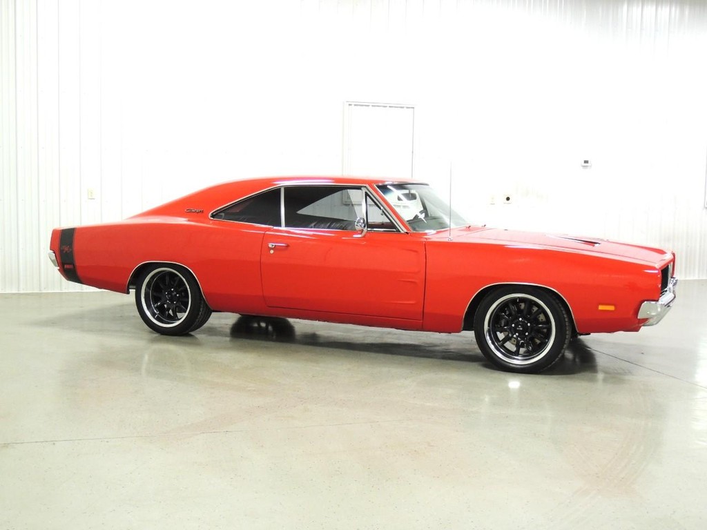 Dodge Charger Vehicle Full-screen Gallery Image 2