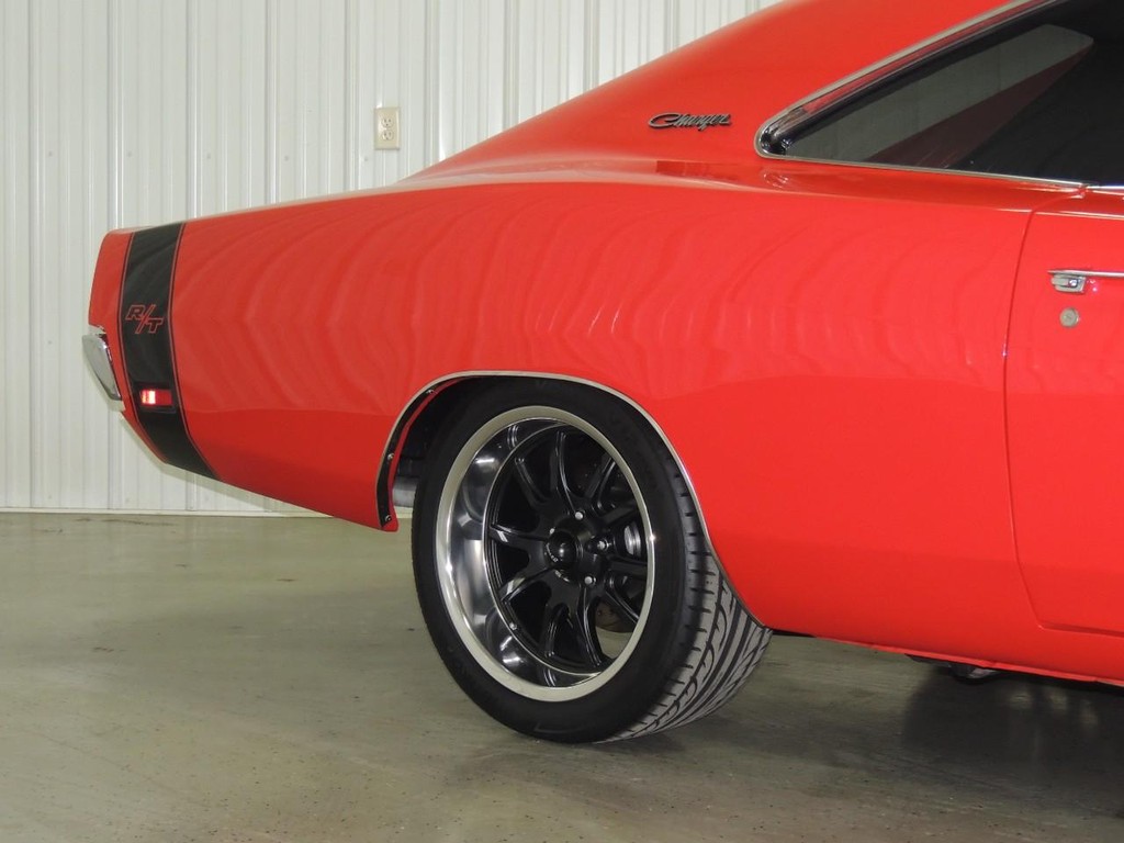 Dodge Charger Vehicle Full-screen Gallery Image 4
