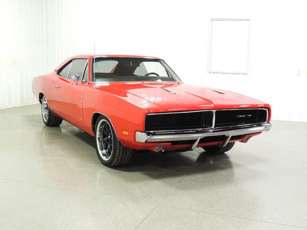 Dodge Charger Vehicle Full-screen Gallery Image 23