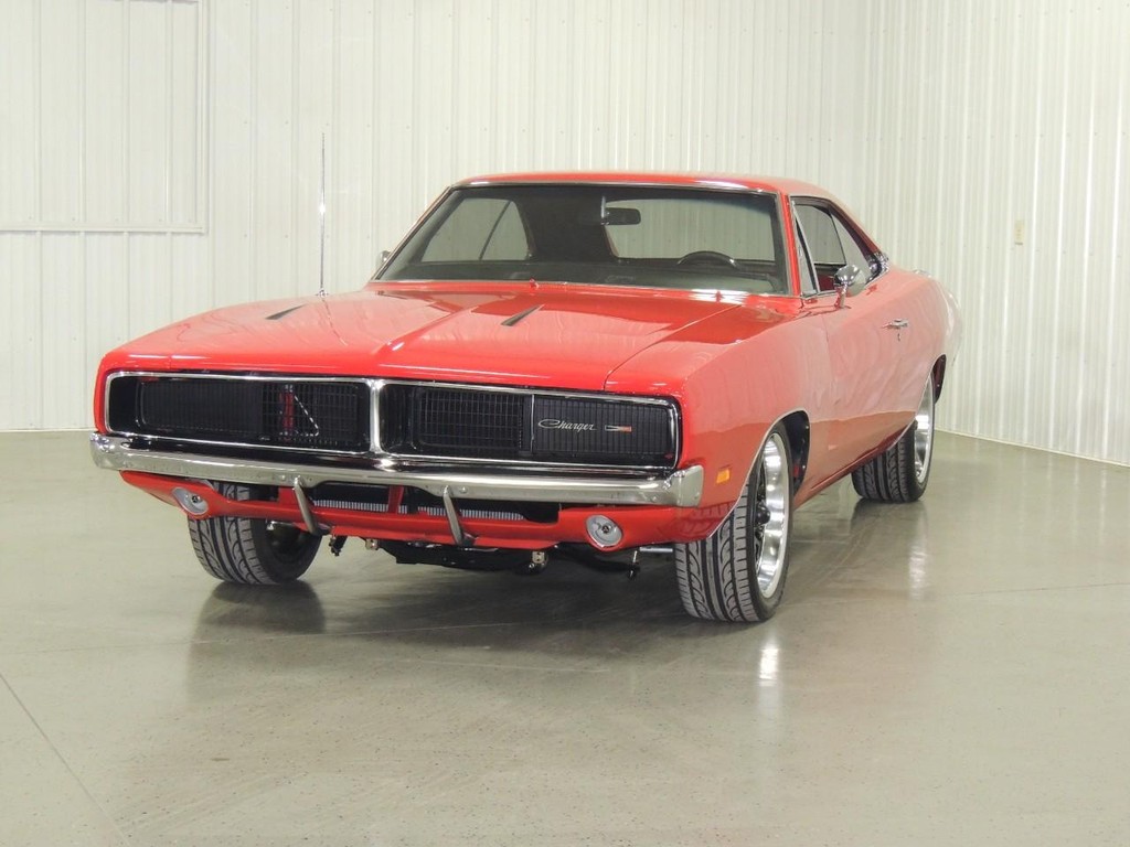Dodge Charger Vehicle Full-screen Gallery Image 26
