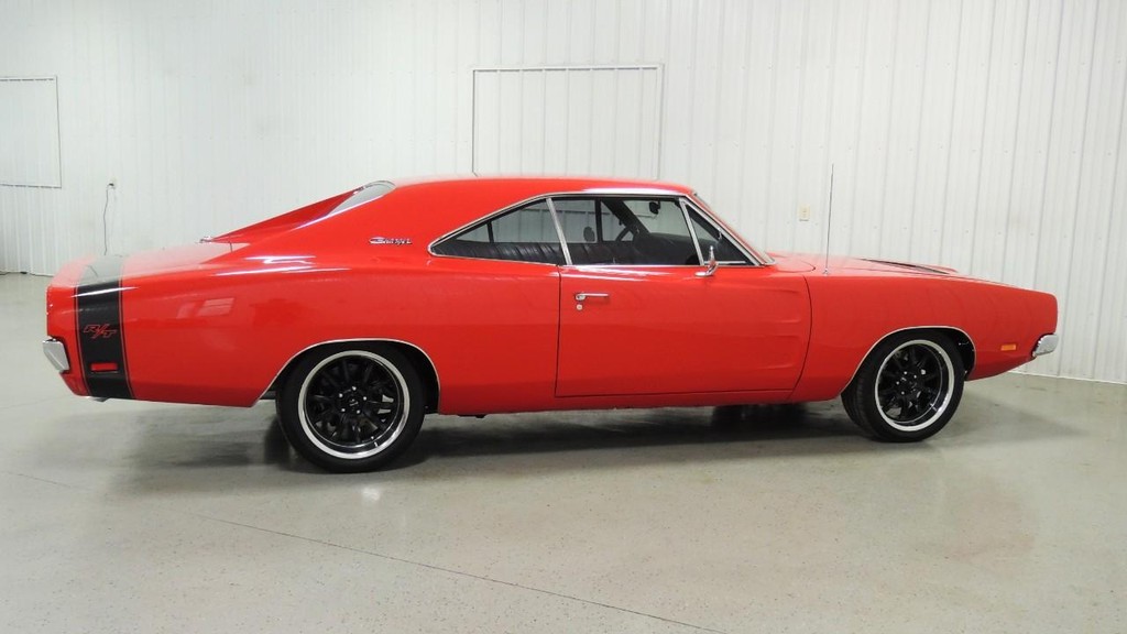 Dodge Charger Vehicle Full-screen Gallery Image 32
