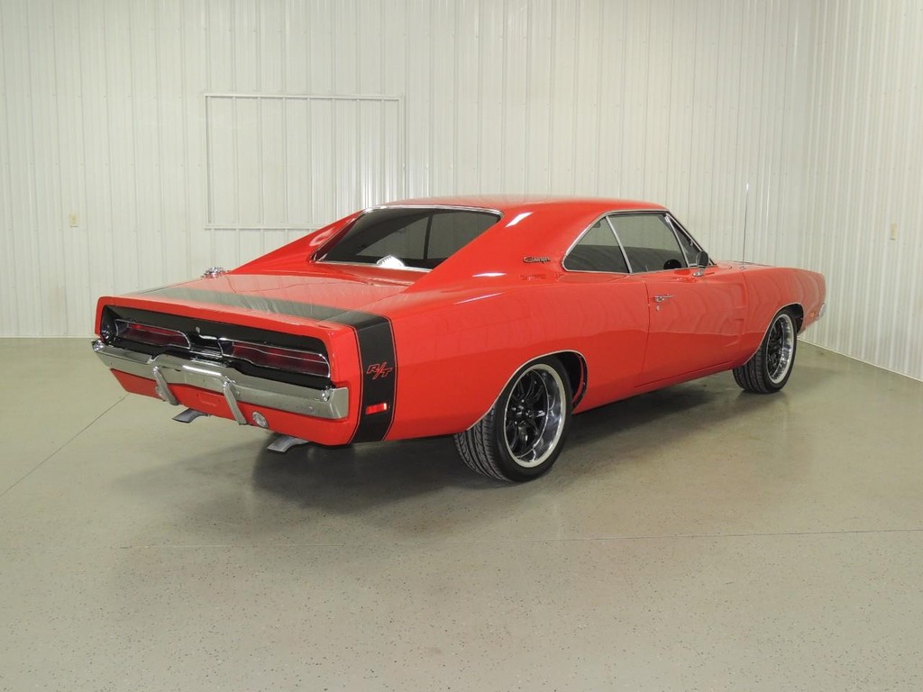 Dodge Charger Vehicle Full-screen Gallery Image 34