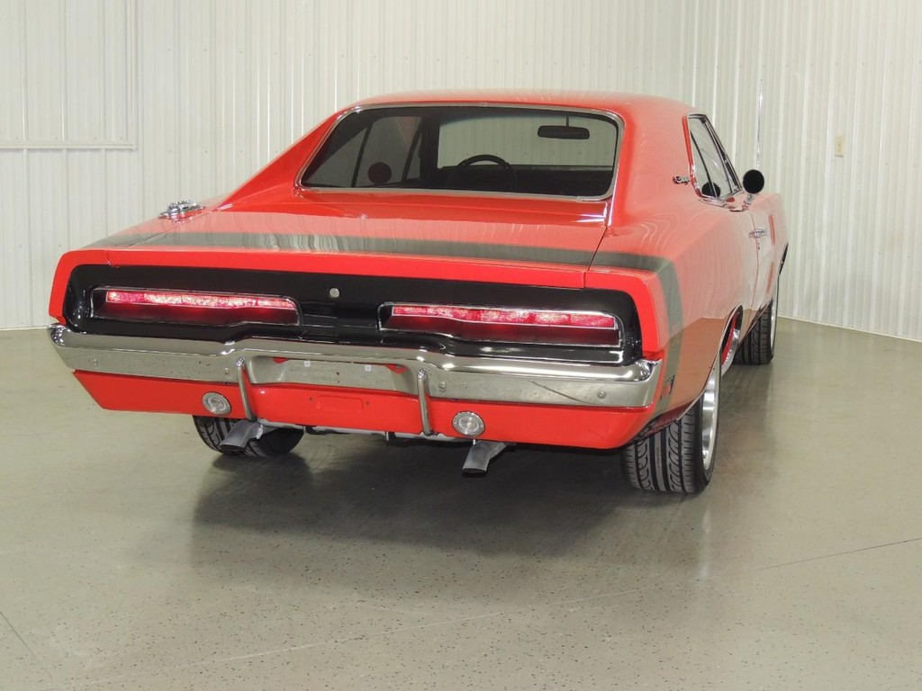 Dodge Charger Vehicle Full-screen Gallery Image 38