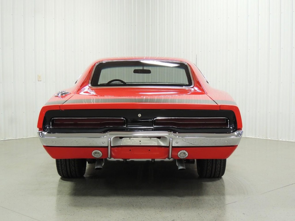 Dodge Charger Vehicle Full-screen Gallery Image 39