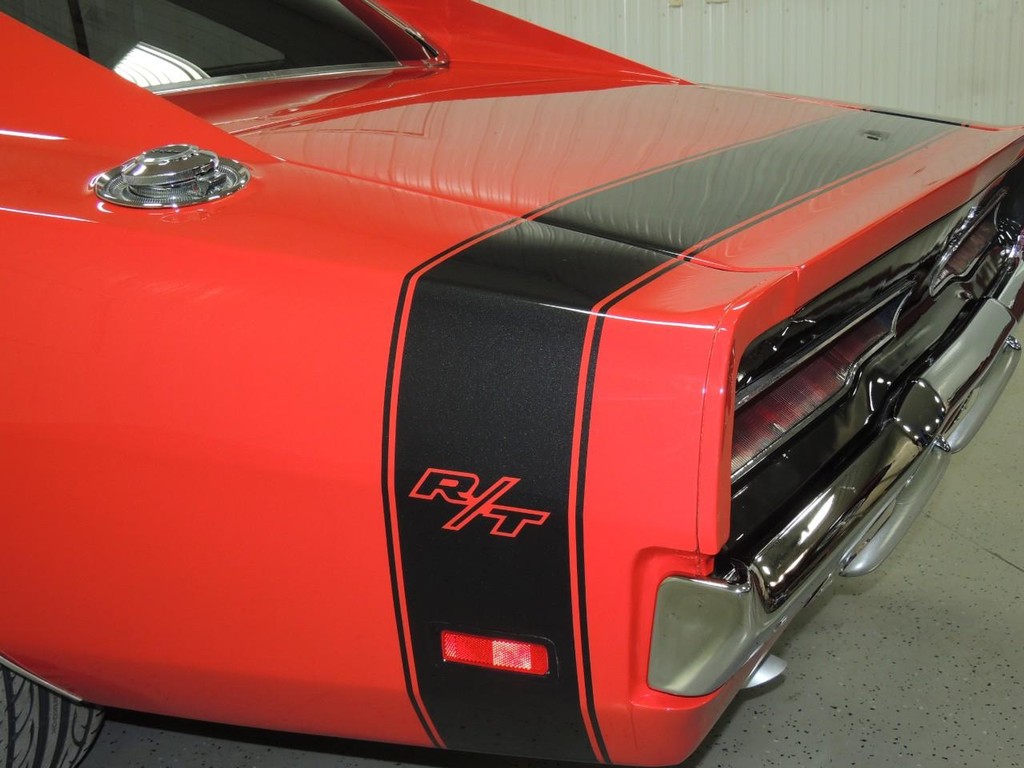 Dodge Charger Vehicle Full-screen Gallery Image 45
