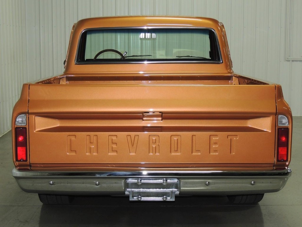 Chevrolet C 10 Vehicle Full-screen Gallery Image 35