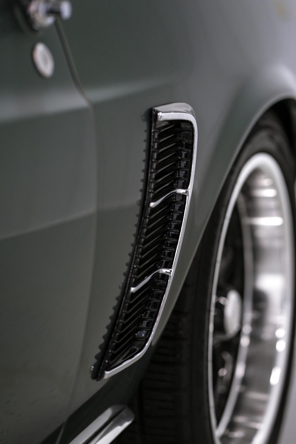 Ford Mustang Vehicle Full-screen Gallery Image 30