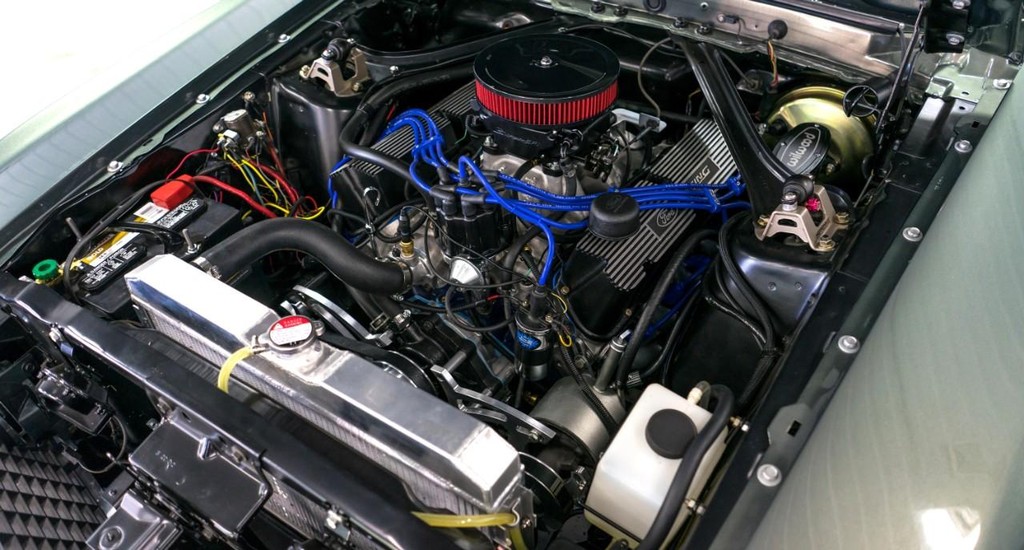 Ford Mustang Vehicle Full-screen Gallery Image 39