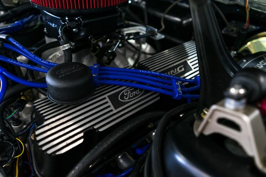 Ford Mustang Vehicle Full-screen Gallery Image 49