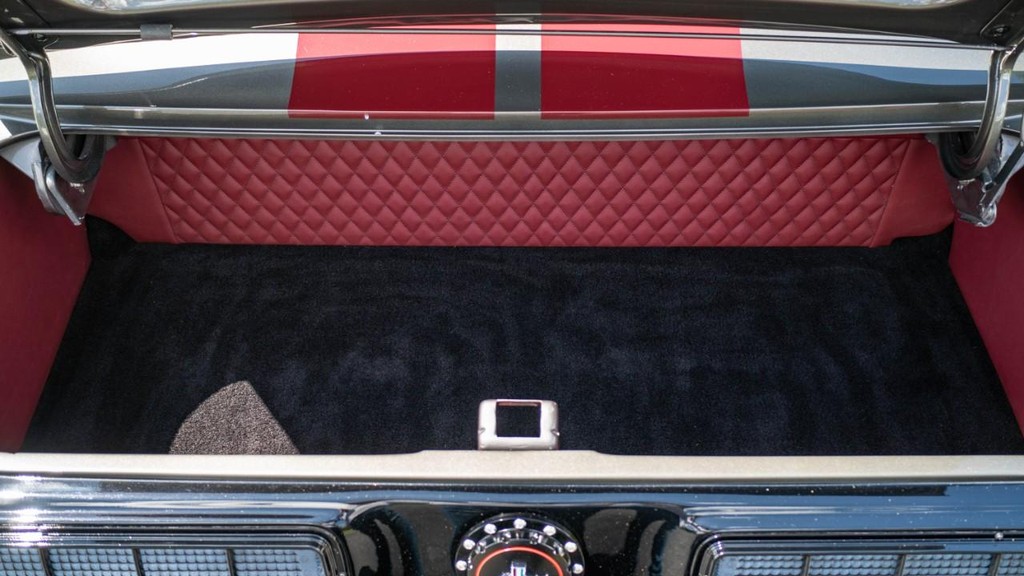 Ford Mustang Vehicle Full-screen Gallery Image 58