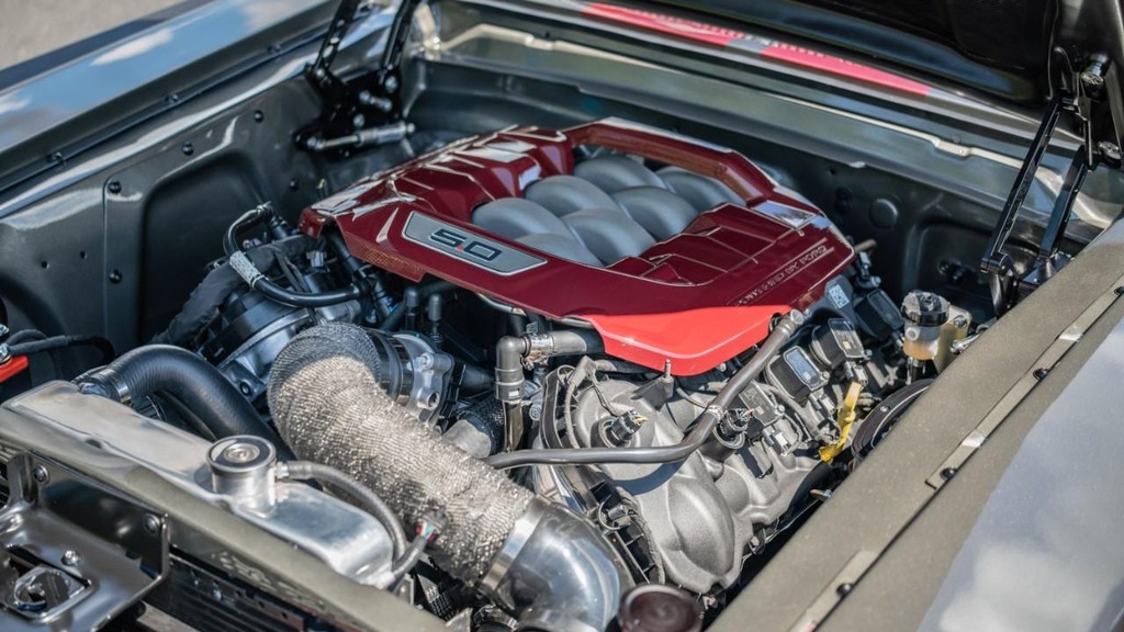 Ford Mustang Vehicle Full-screen Gallery Image 60