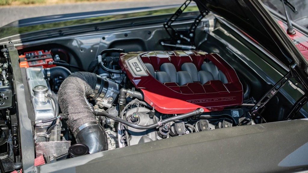 Ford Mustang Vehicle Full-screen Gallery Image 61