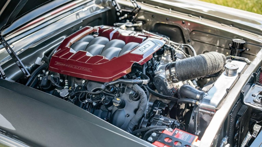 Ford Mustang Vehicle Full-screen Gallery Image 62