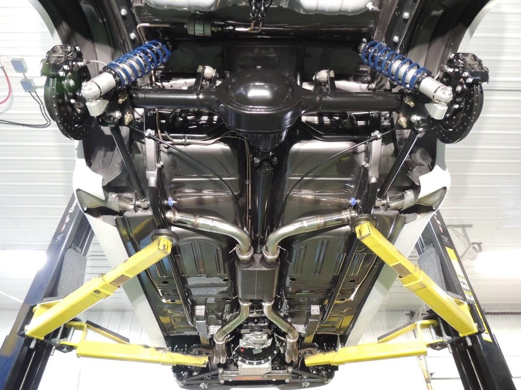 Ford Mustang Vehicle Full-screen Gallery Image 69