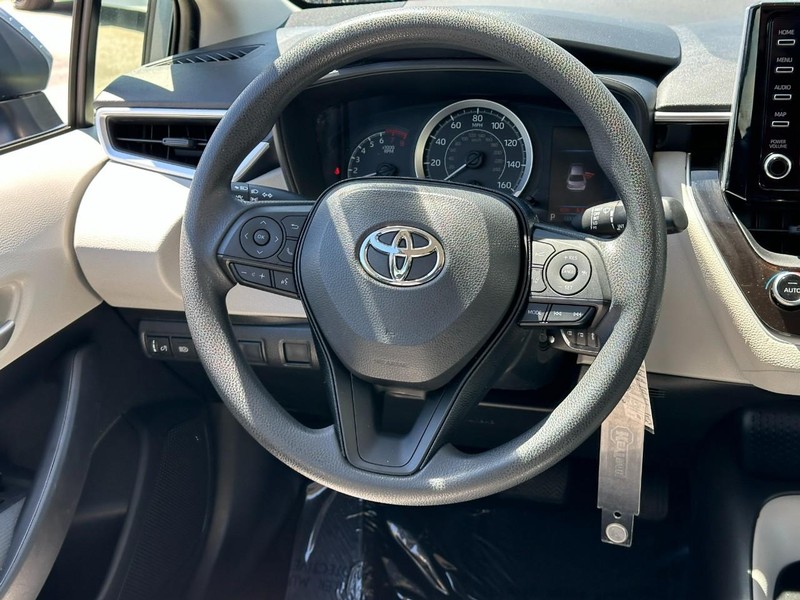 2020 Toyota Corolla LE photo