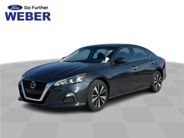 2022 Nissan Altima 2.5 SV at Weber Ford in Granite City IL