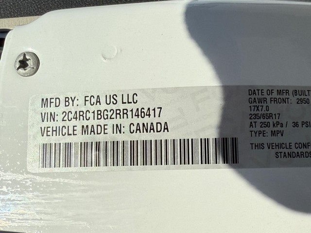 Chrysler Pacifica Vehicle Full-screen Gallery Image 27