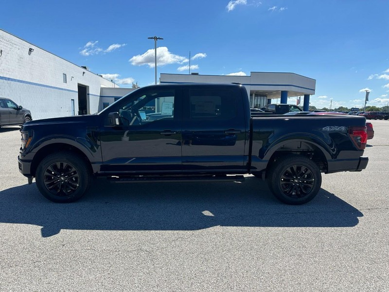 Ford F-150 Vehicle Full-screen Gallery Image 2