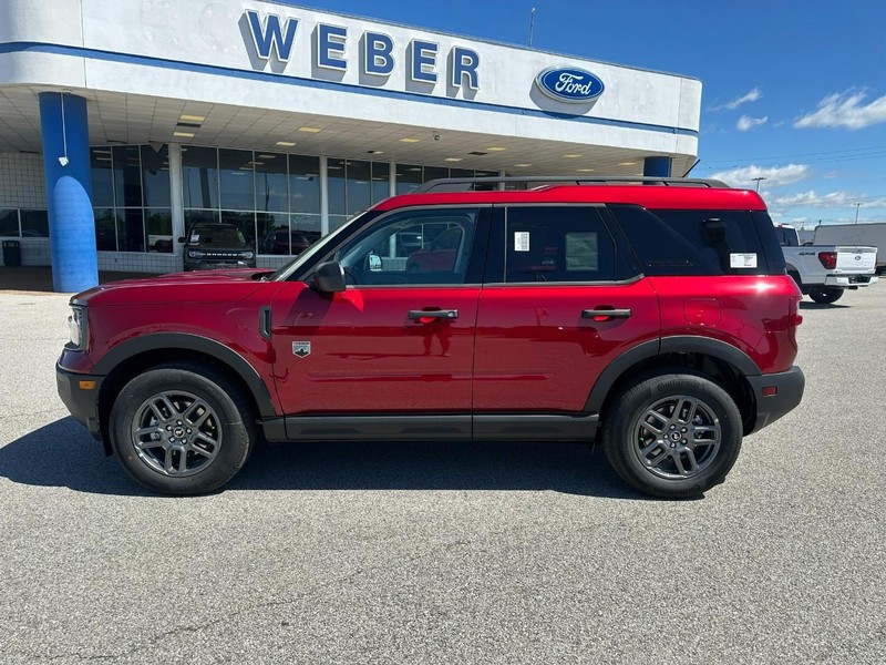 Ford Bronco Sport Vehicle Full-screen Gallery Image 2