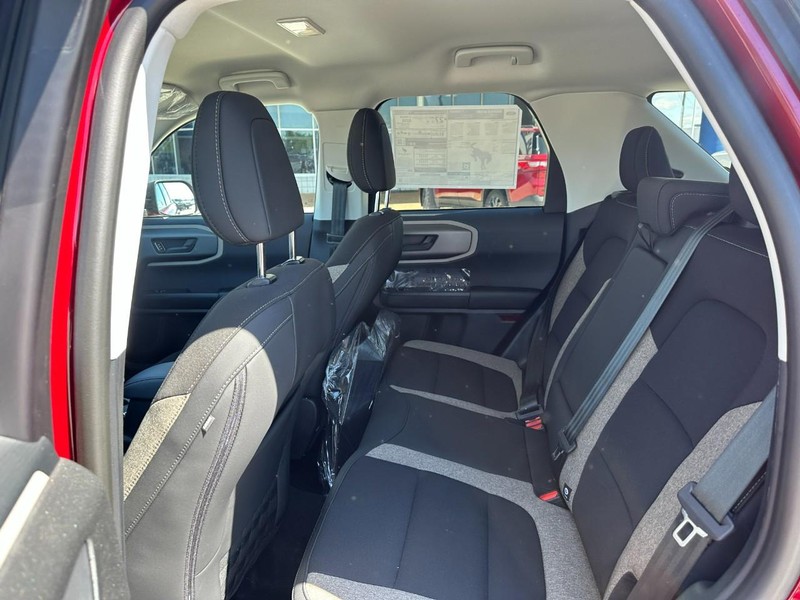 Ford Bronco Sport Vehicle Full-screen Gallery Image 4