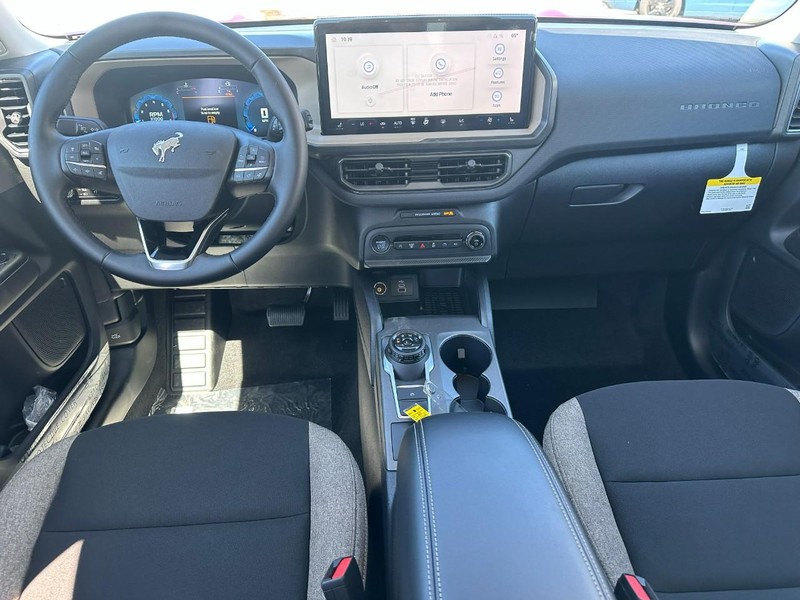 Ford Bronco Sport Vehicle Full-screen Gallery Image 5