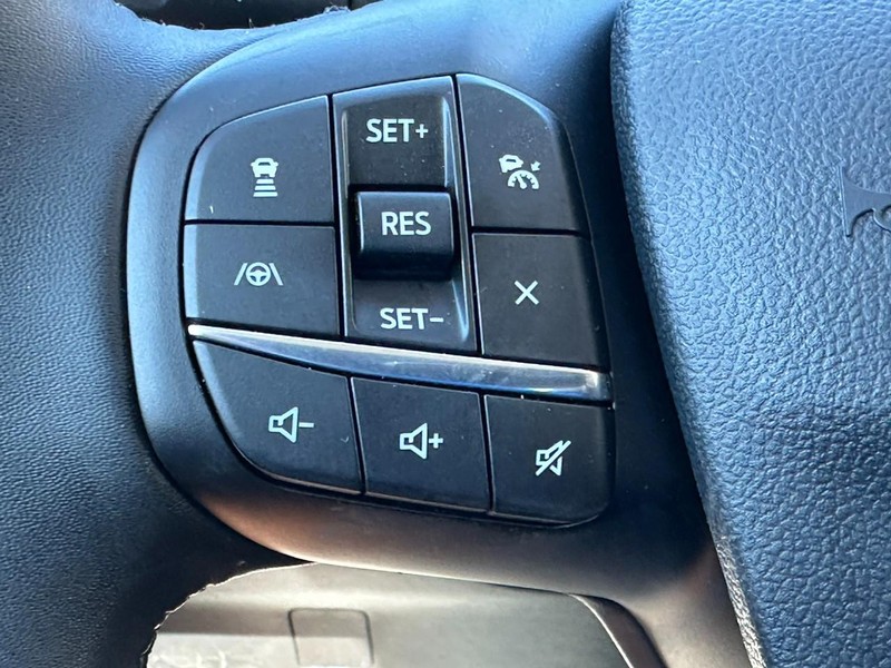 Ford Bronco Sport Vehicle Full-screen Gallery Image 11