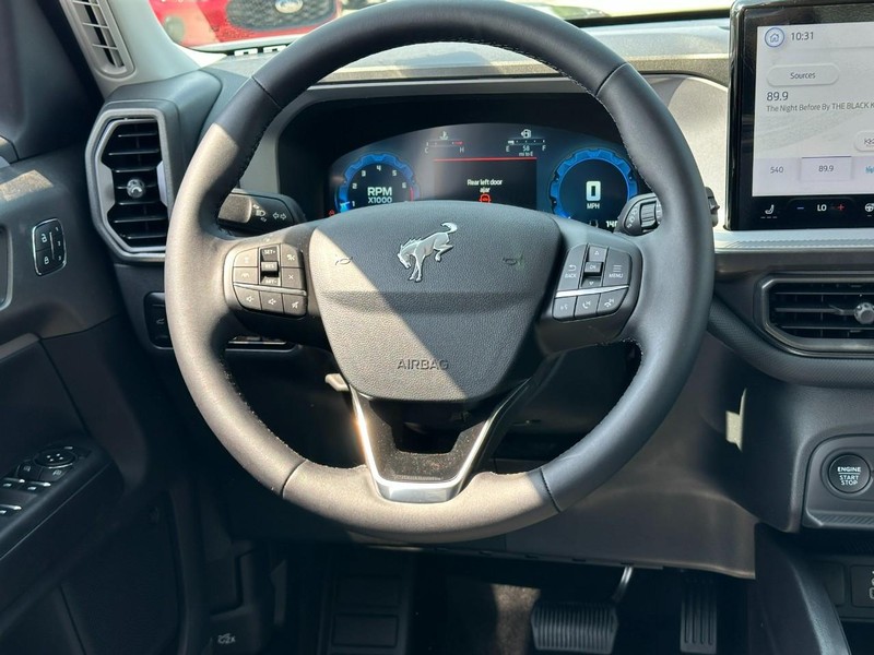 Ford Bronco Sport Vehicle Full-screen Gallery Image 6