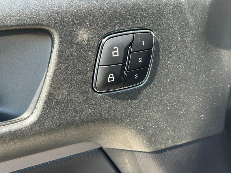 Ford Bronco Sport Vehicle Full-screen Gallery Image 10