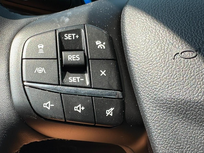 Ford Bronco Sport Vehicle Full-screen Gallery Image 12