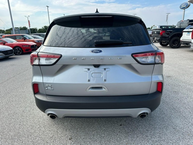 Ford Escape Vehicle Full-screen Gallery Image 4