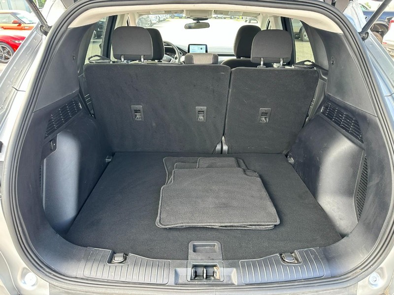 Ford Escape Vehicle Full-screen Gallery Image 5