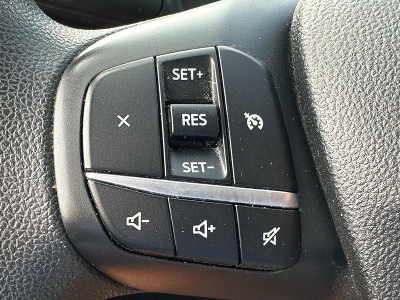 Ford Escape Vehicle Full-screen Gallery Image 14