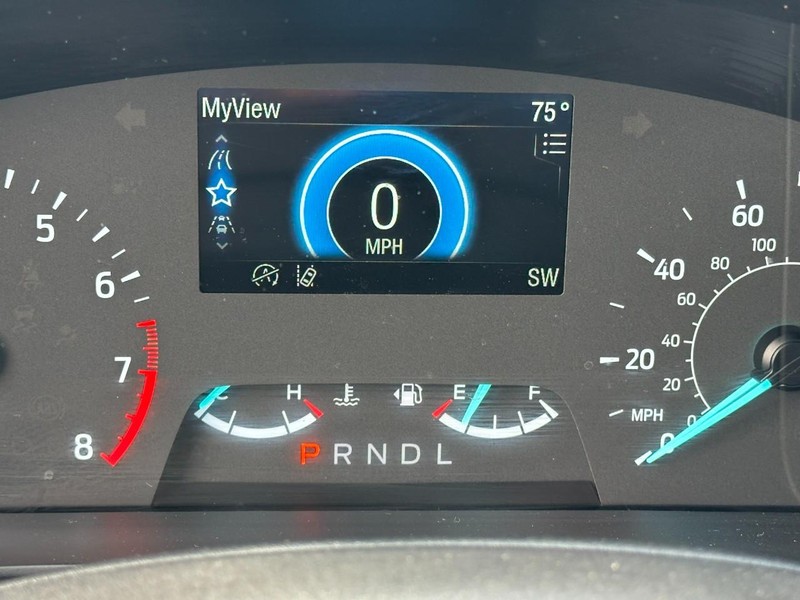 Ford Escape Vehicle Full-screen Gallery Image 16