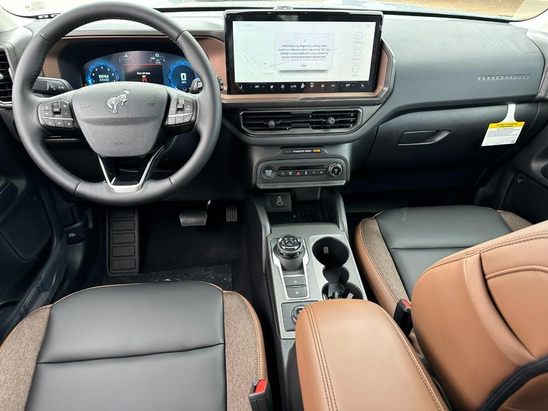 Ford Bronco Sport Vehicle Full-screen Gallery Image 5