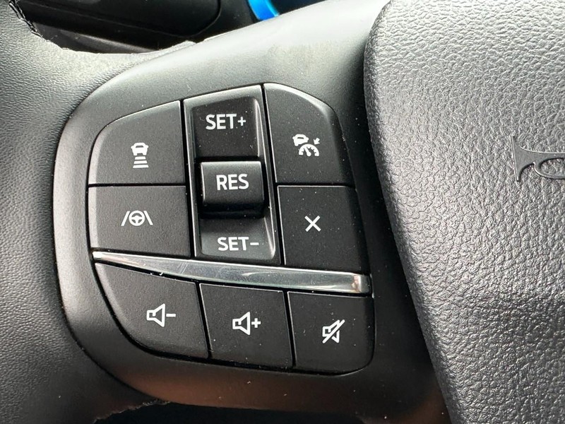 Ford Bronco Sport Vehicle Full-screen Gallery Image 13