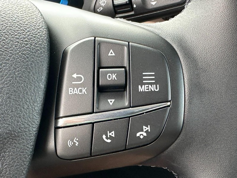 Ford Bronco Sport Vehicle Full-screen Gallery Image 14