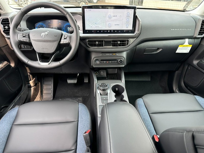 Ford Bronco Sport Vehicle Full-screen Gallery Image 5