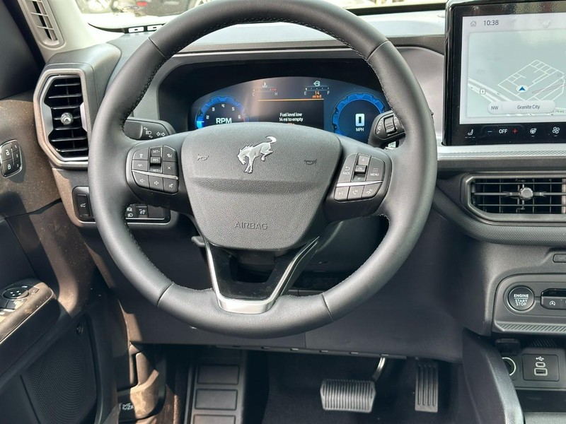 Ford Bronco Sport Vehicle Full-screen Gallery Image 6