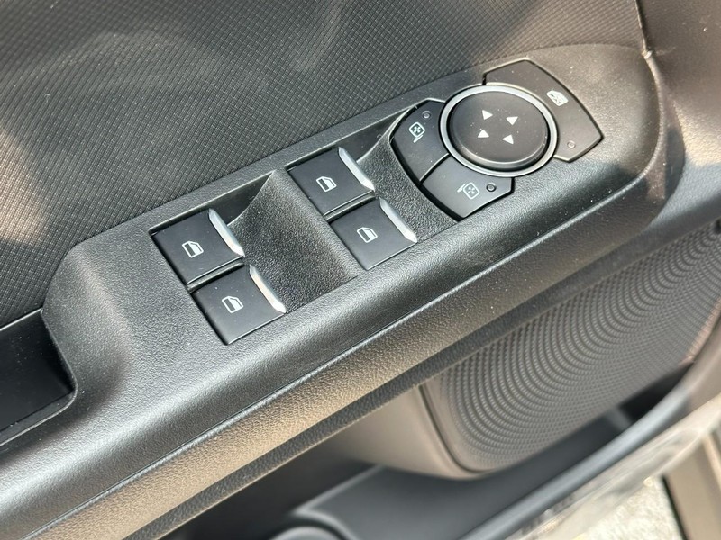 Ford Bronco Sport Vehicle Full-screen Gallery Image 9