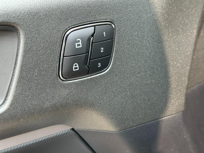 Ford Bronco Sport Vehicle Full-screen Gallery Image 10