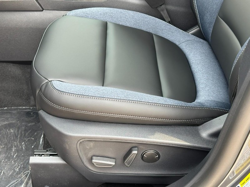 Ford Bronco Sport Vehicle Full-screen Gallery Image 11