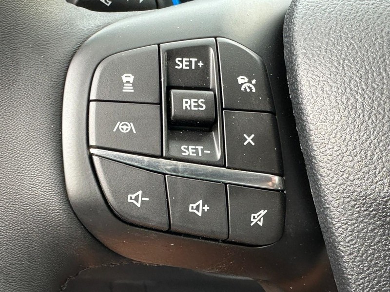 Ford Bronco Sport Vehicle Full-screen Gallery Image 12