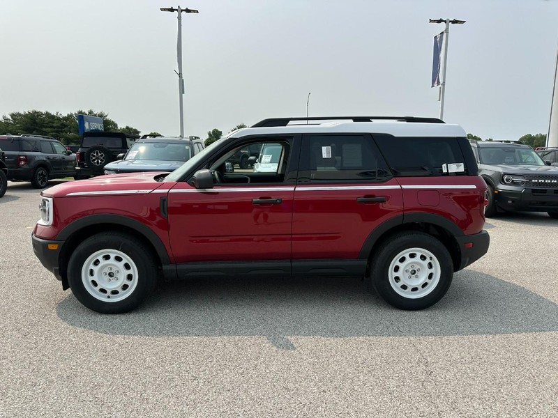 Ford Bronco Sport Vehicle Full-screen Gallery Image 2