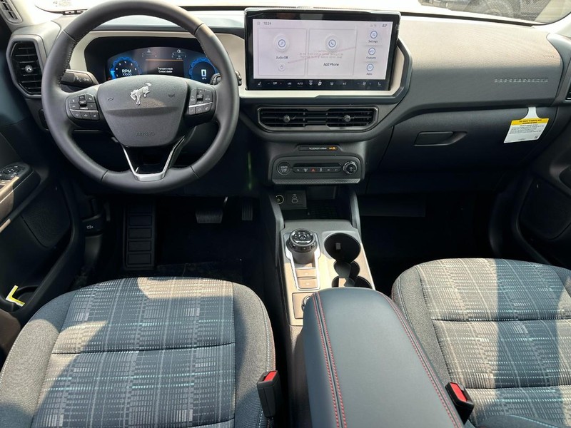 Ford Bronco Sport Vehicle Full-screen Gallery Image 5