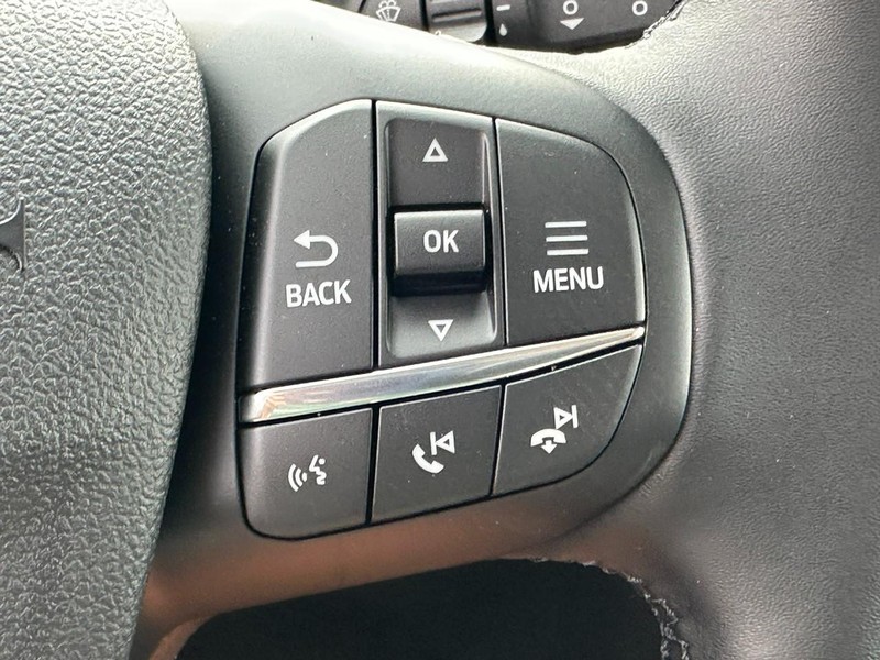 Ford Bronco Sport Vehicle Full-screen Gallery Image 12