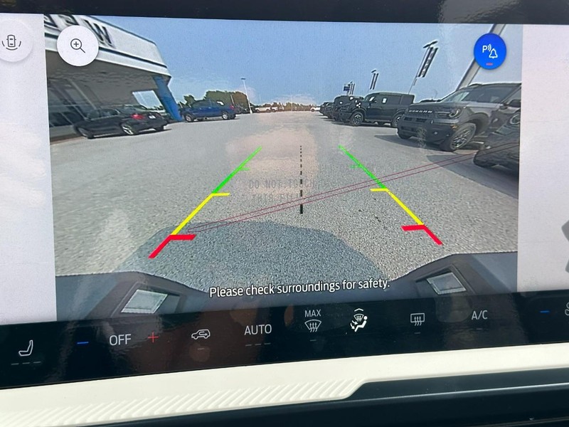 Ford Bronco Sport Vehicle Full-screen Gallery Image 14