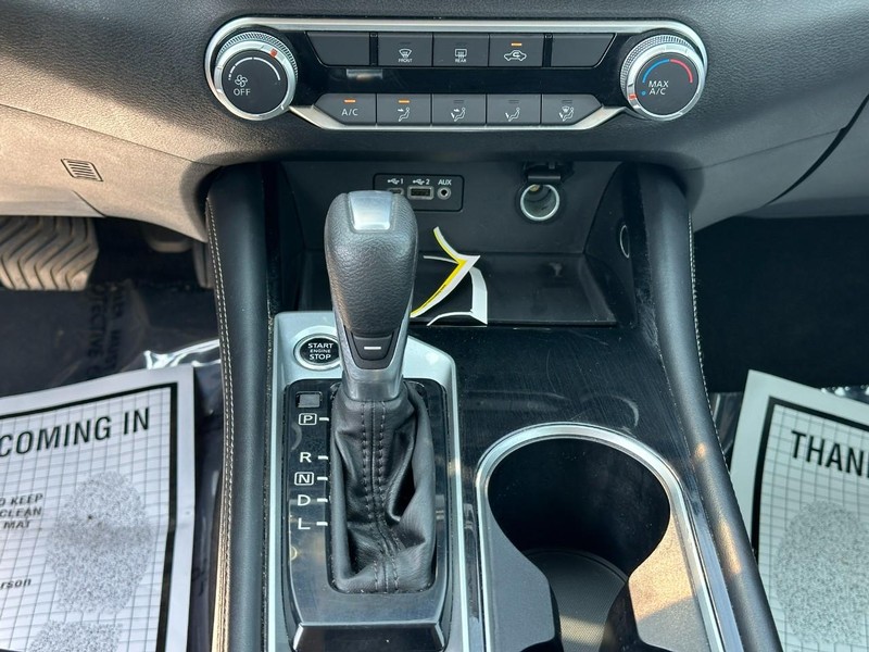 Nissan Altima Vehicle Full-screen Gallery Image 14