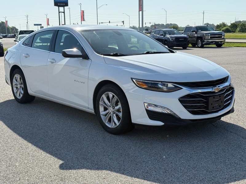 Chevrolet Malibu Vehicle Full-screen Gallery Image 8